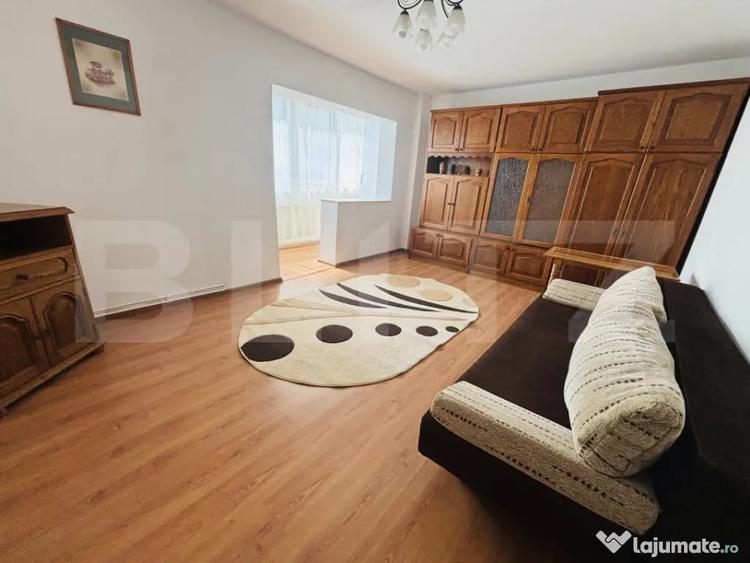 Apartament cu 3 camere decomandat în Bartolomeu