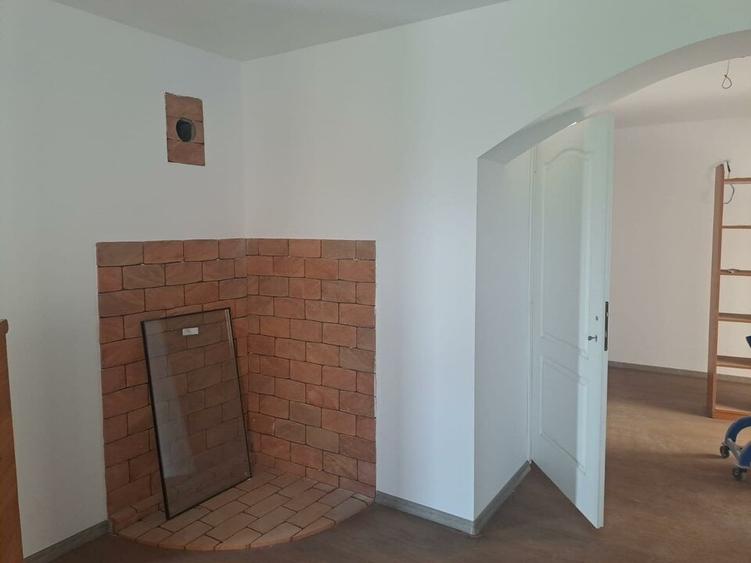 Casă individuală cu 10 camere cu Teren 450 Mp în Central
