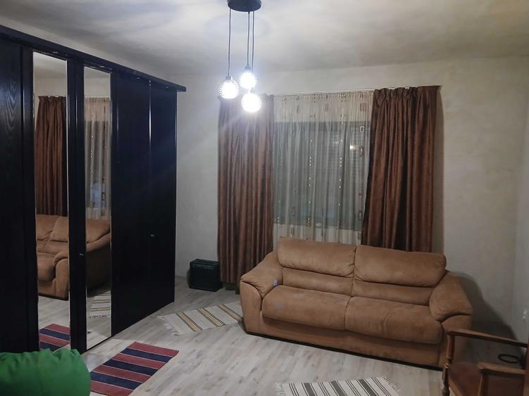 Casă cu 3 camere în Santăul Mare