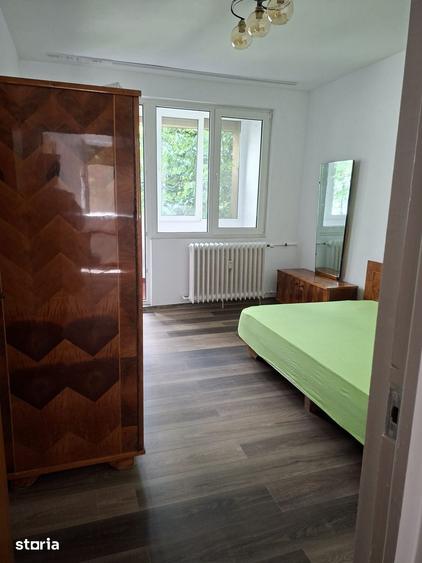 Apartament cu 3 camere semidecomandat în Drumul Taberei