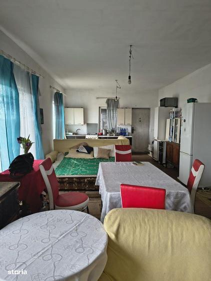 Casă cu 7 camere cu Teren 440 Mp în Sud