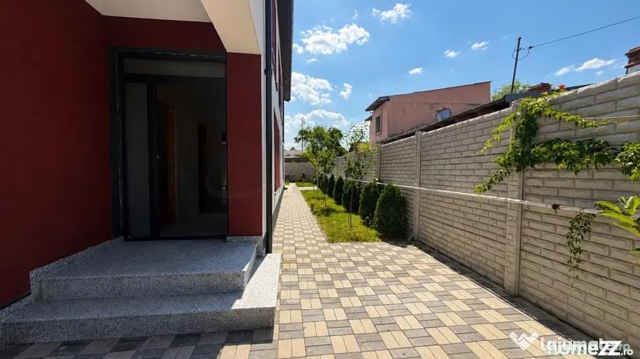 Casă cu 5 camere cu Teren 252 Mp în Central