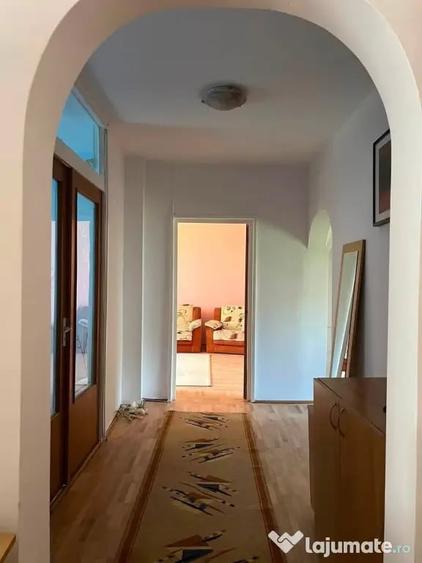 Apartament cu 4 camere decomandat în Timpuri Noi