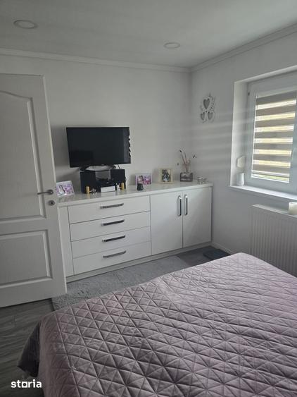 Apartament cu 3 camere decomandat în Micro 16