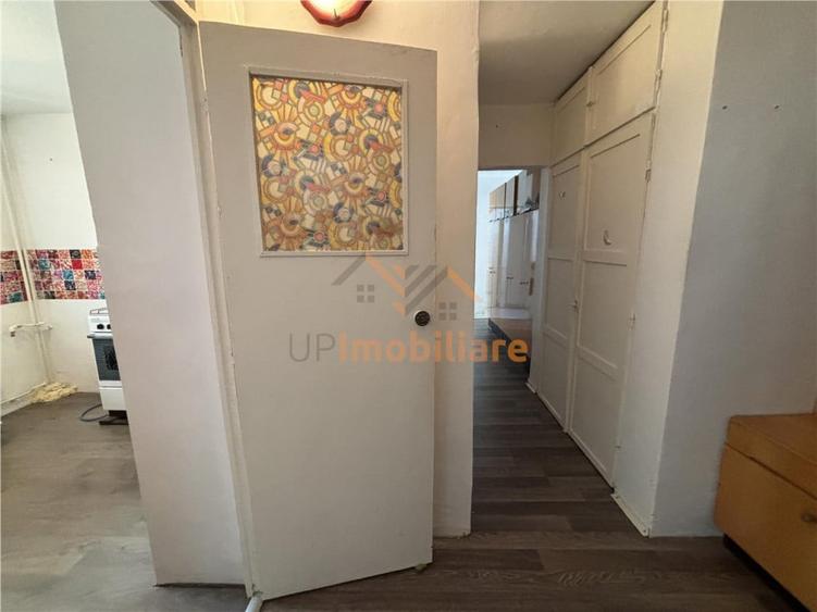 Apartament cu 3 camere decomandat în Decebal