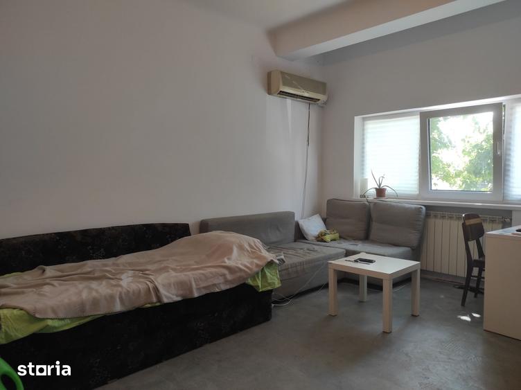 Apartament cu 4 camere decomandat în Iancului