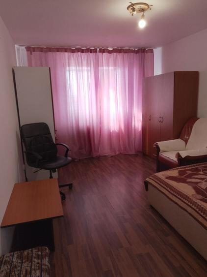 Apartament cu 2 camere decomandat în Berceni