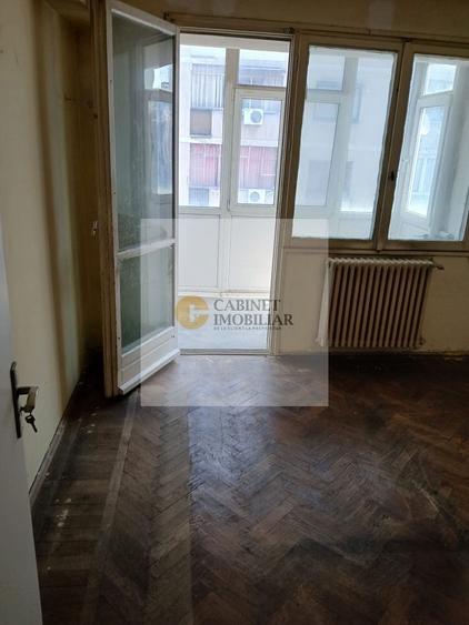 Apartament cu 3 camere semidecomandat în Kogălniceanu