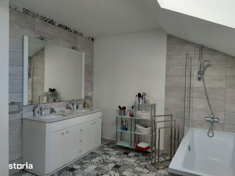 Casă cu 4 camere decomandat cu Teren 315 Mp în Vladimirescu