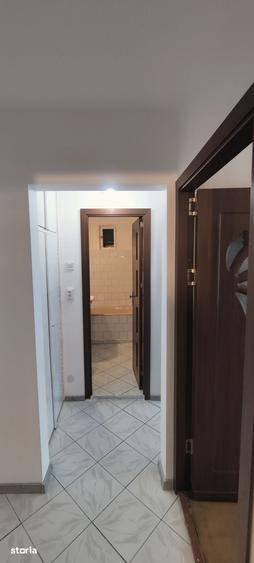 Apartament cu 3 camere decomandat în 1 Mai
