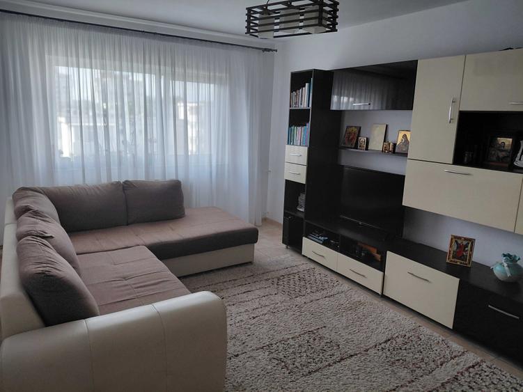 Apartament cu 3 camere decomandat în Popa Șapcă