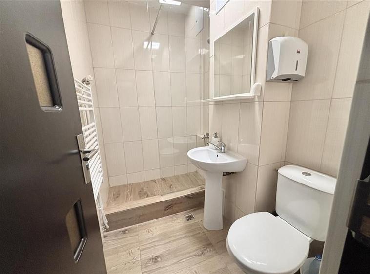 Garsonieră decomandată, mobilată în Central