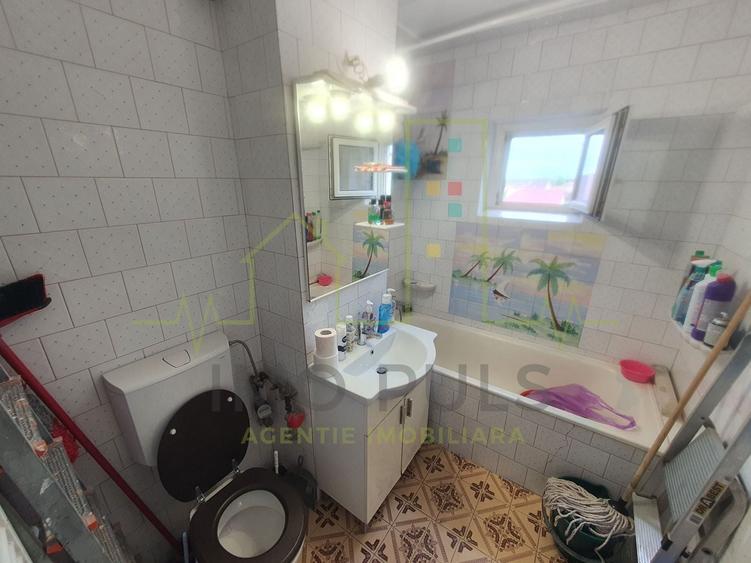 Apartament cu 3 camere decomandat, mobilat în Freidorf