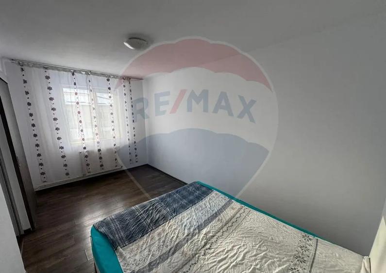 Apartament cu 2 camere semidecomandat, mobilat în Florești