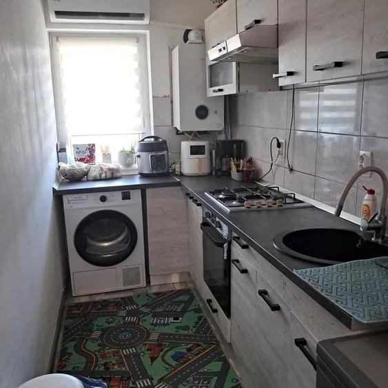 Apartament cu 3 camere, 50 mp, balcon, zona Terra - 2