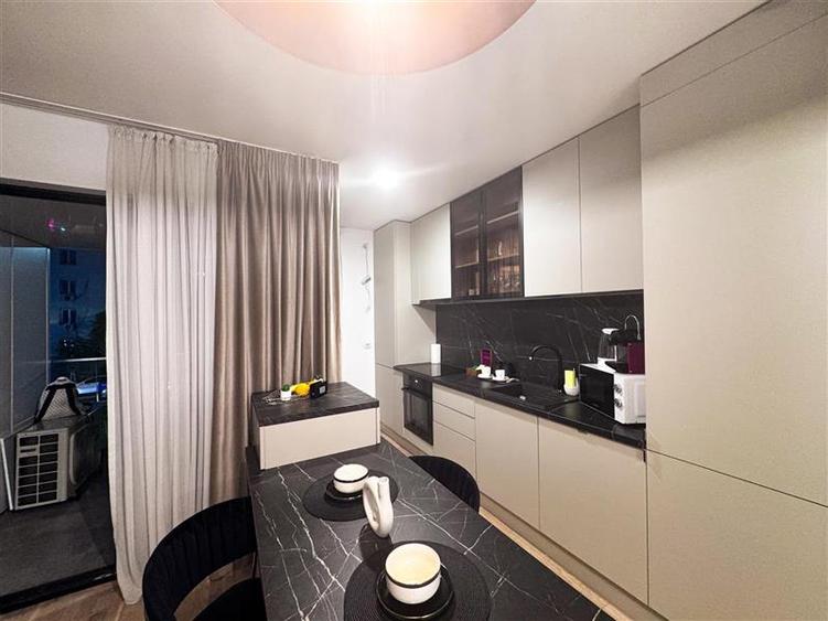 Apartament cu 2 camere semidecomandat, mobilat în Floreasca