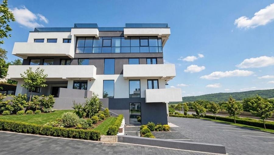 Spațiu comercial, de 575 mp, în Valea Lupului