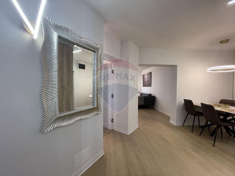 Apartament cu 3 camere decomandat, mobilat în P-ța Alba Iulia