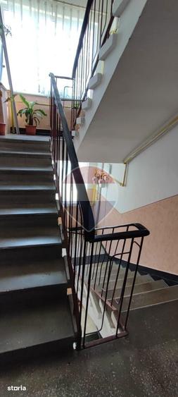 Apartament cu 2 camere semidecomandat în Sud
