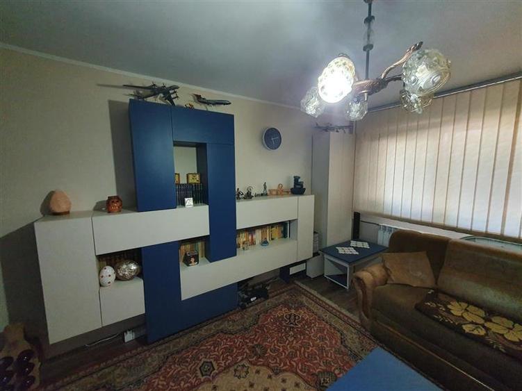Apartament cu 3 camere decomandat, mobilat în Vest - Lamâița
