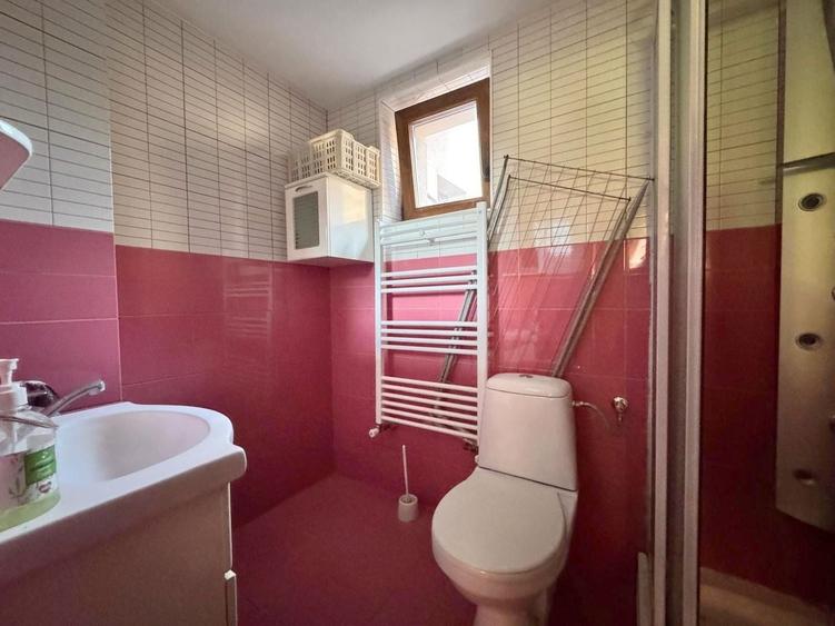 Casă individuală cu 7 camere cu Canalizare în Mehala