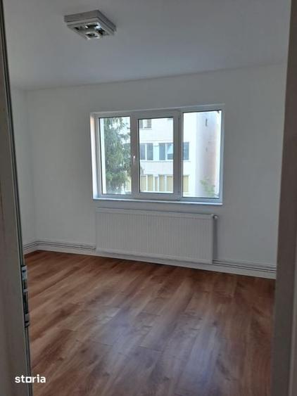 Apartament cu 3 camere în Progresul