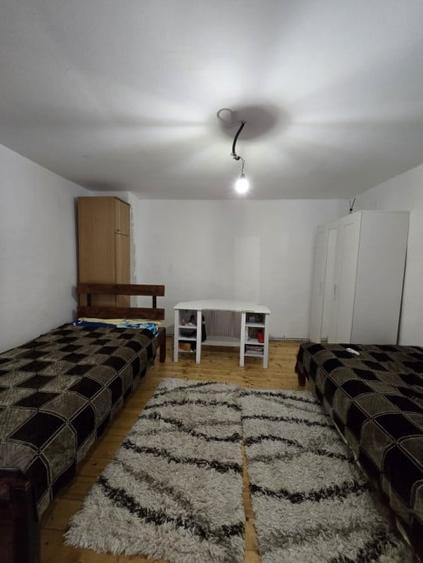 Casă individuală cu 3 camere cu Canalizare în Parța