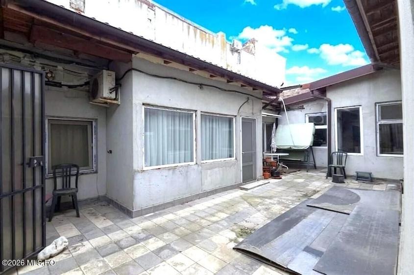 Casă individuală cu 3 camere cu Canalizare în Tomis II