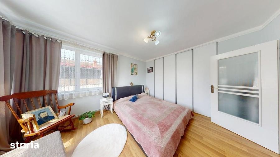 Casă cu 4 camere cu Teren 1280 Mp în Valea Aurie