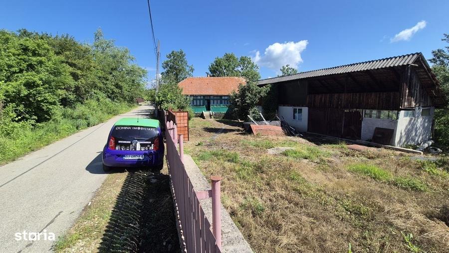 Casă cu 3 camere în Scoarța