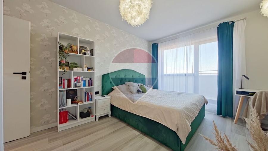 Apartament cu 3 camere semidecomandat, mobilat în Zorilor