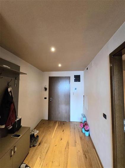 Apartament cu 3 camere semidecomandat, mobilat în Faleza Nord