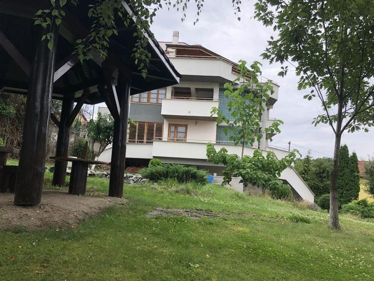 Casă cu 4 camere în Nord