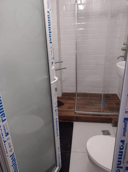 Garsonieră decomandată în Baza 3