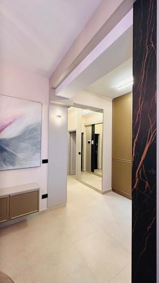 Apartament cu 3 camere decomandat în Exterior Vest