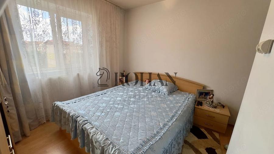 Apartament cu 3 camere decomandat în Cetate
