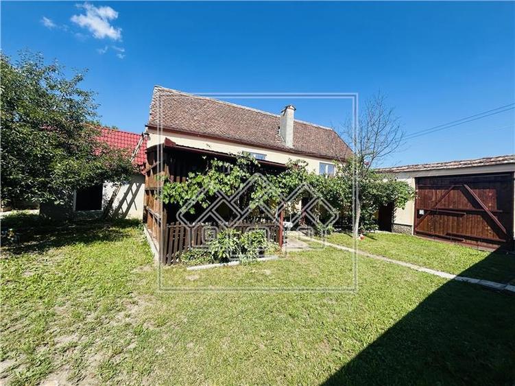 Casă individuală cu 4 camere cu Teren 1800 Mp în Roșia