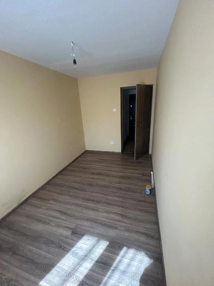 Apartament cu 3 camere nedecomandat în Mogoșoaia