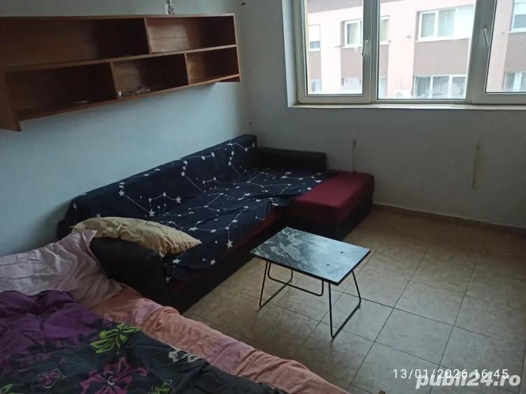 Garsonieră decomandată în UMT