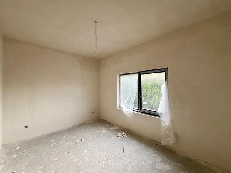 Duplex cu 5 camere cu Canalizare în Giroc