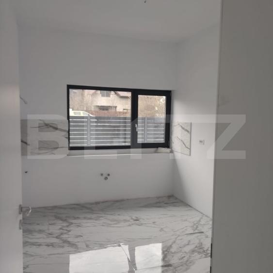 Duplex cu 4 camere cu Canalizare în Bucium