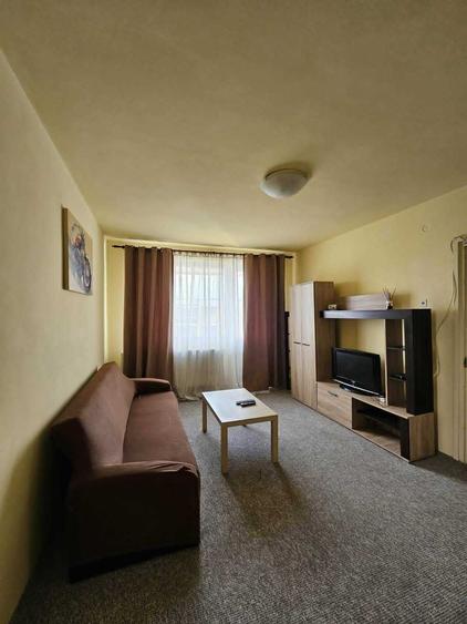 Apartament cu 2 camere semidecomandat în Grivița