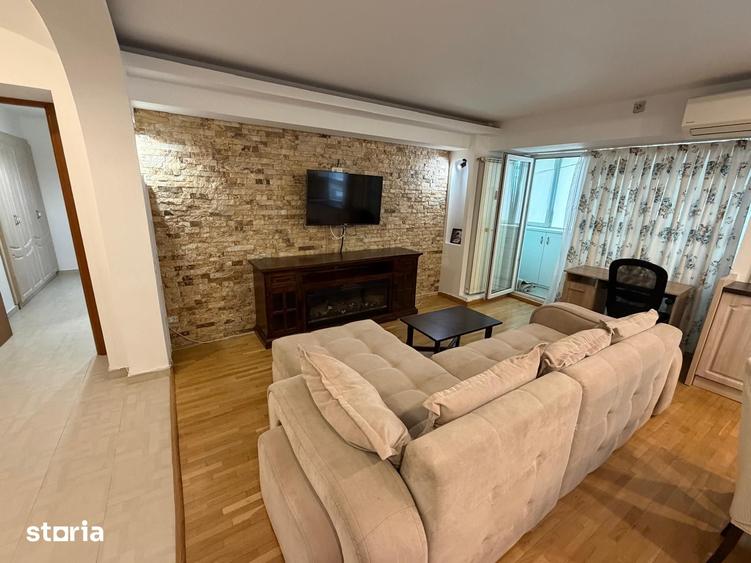 Apartament cu 3 camere decomandat în Gara de Nord