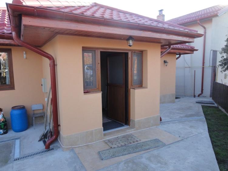 Casă cu 3 camere cu Teren 800 Mp în Brănești