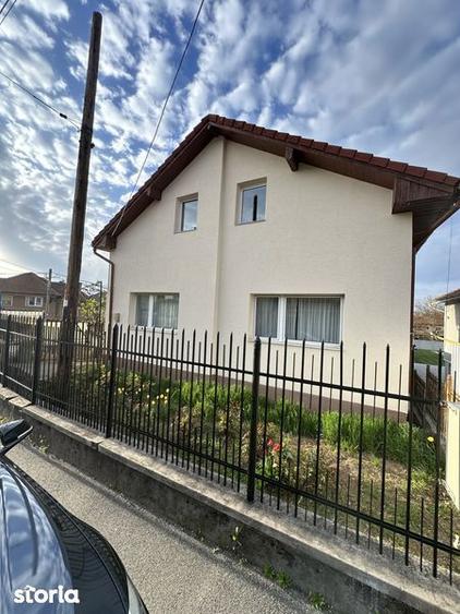 Casă cu 3 camere cu Teren 100 Mp în Central