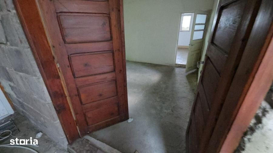 Casă cu 6 camere cu Teren 1444 Mp în Central