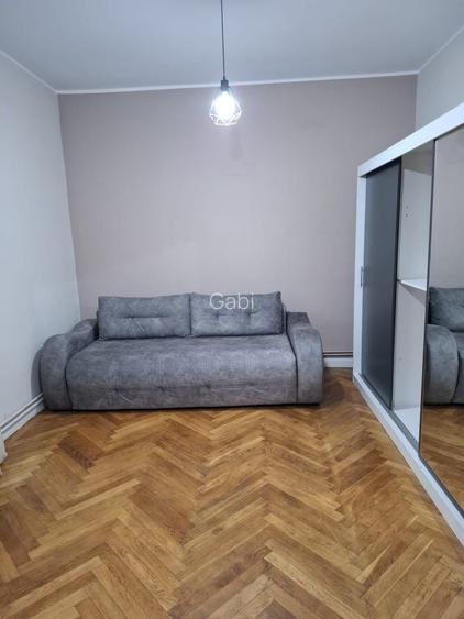 Ofer spre inchiriere ap. 3 camere pe str. Sararie, vizavi de facultatea de Arte si la 4 minute de mers pe jos pana la parcu Copou!