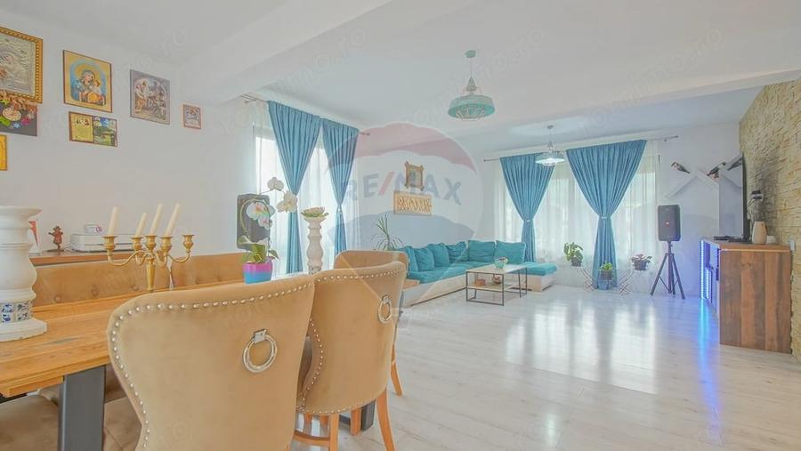 Casă cu 5 camere cu Teren 605 Mp în Electroprecizia