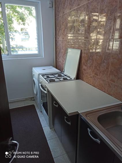Apartament cu 2 camere semidecomandat, mobilat în Iancului