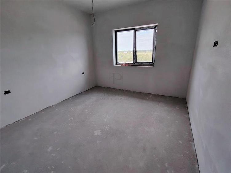 Duplex cu 5 camere cu Teren 365 Mp în Moșnița Veche